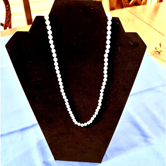 Authentic New Gorgeous Genuine String of Mallorca Pearl Necklace from Spain - Picture 4 of 11